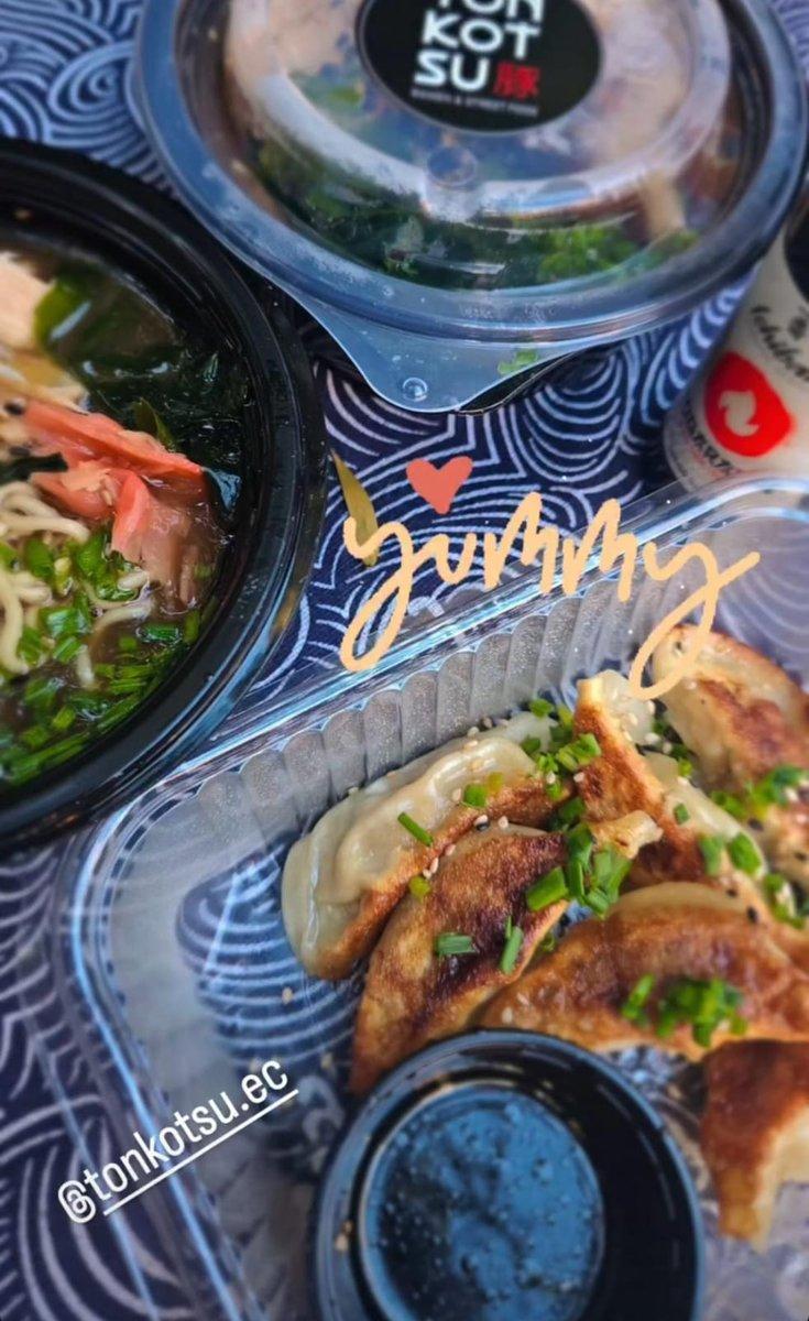 Noren japonés en carrito de ramen para eventos